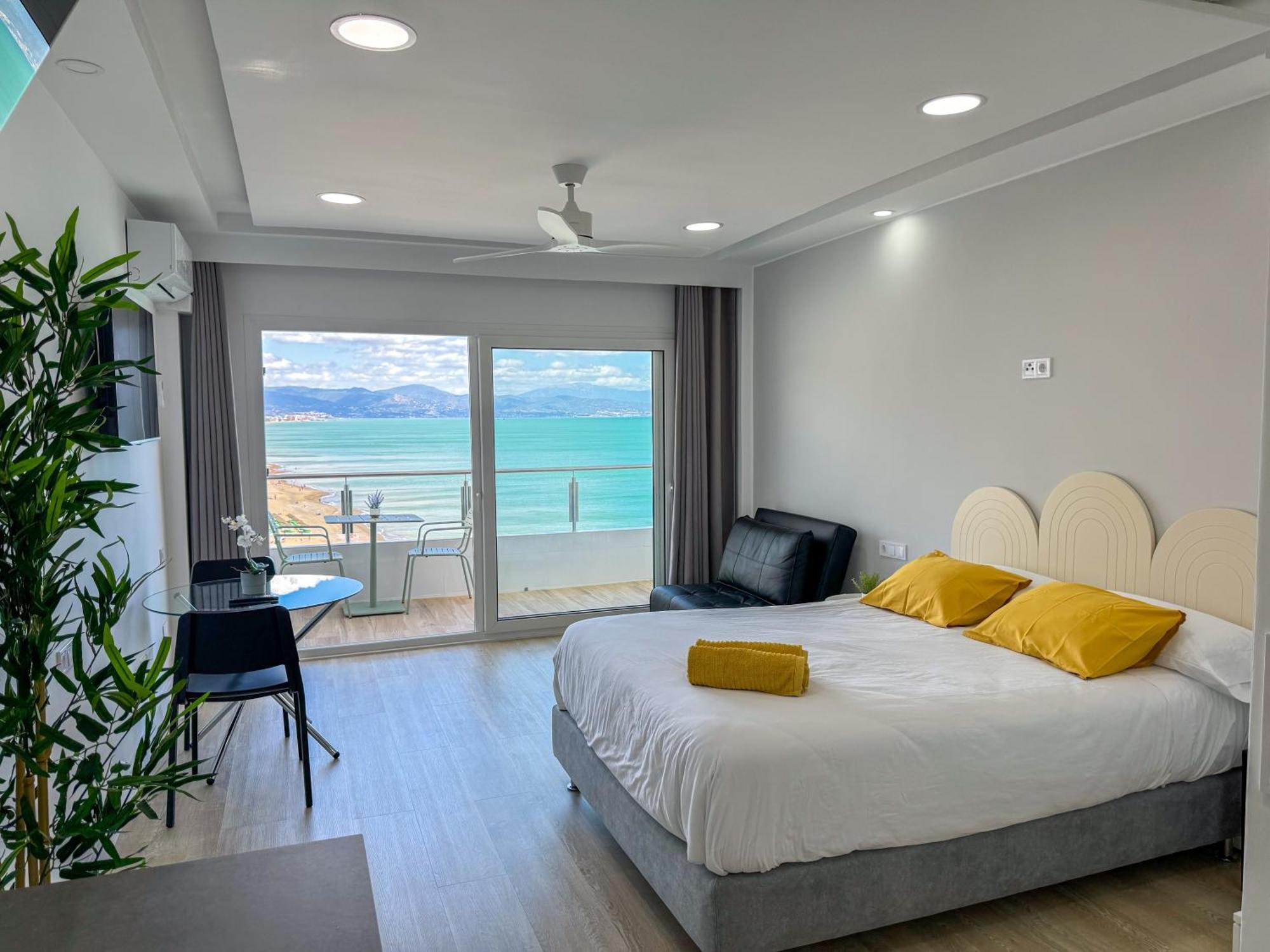 Appartamento Spectacular Sea Views Torremolinos Esterno foto