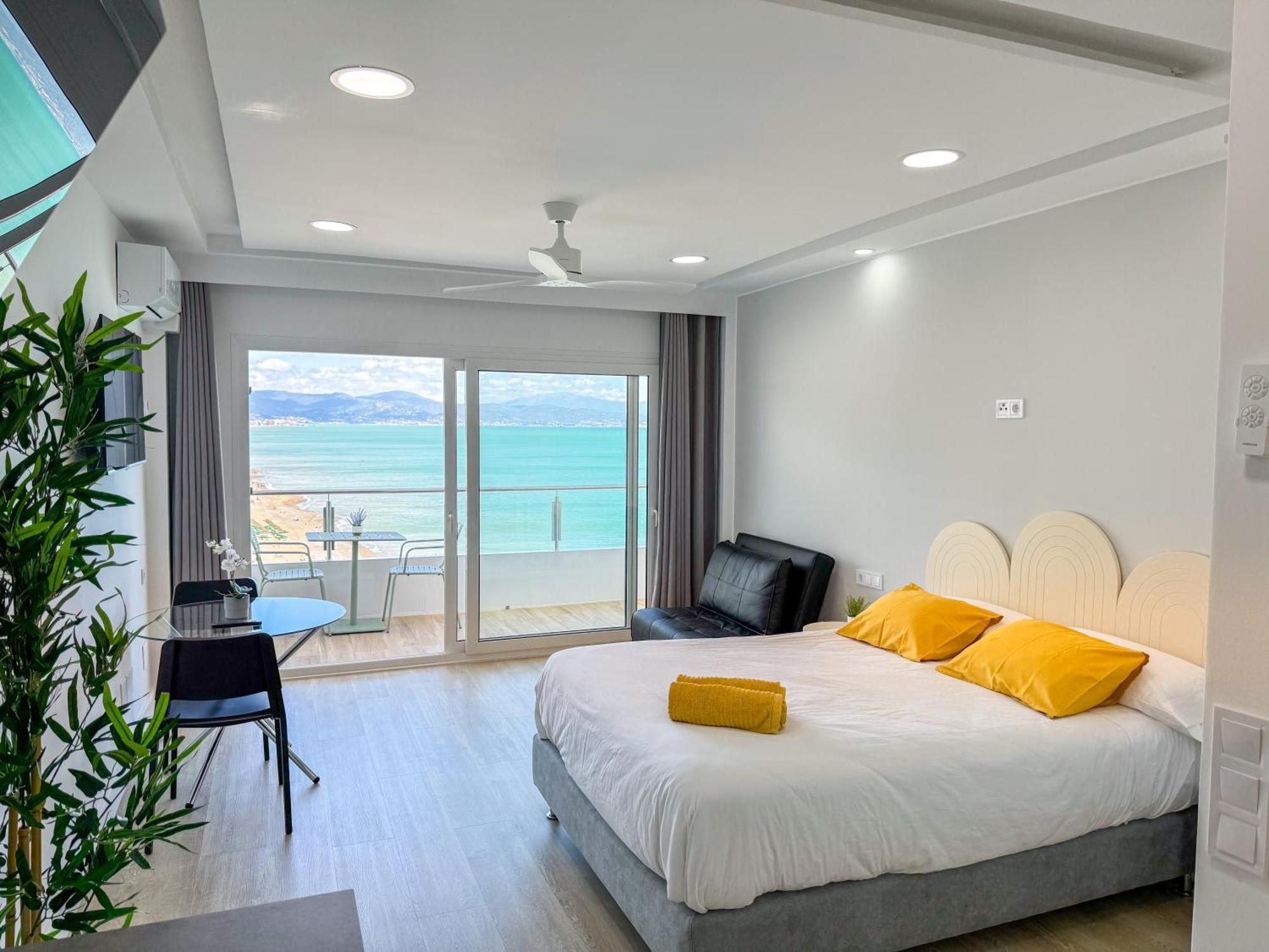 Appartamento Spectacular Sea Views Torremolinos Esterno foto